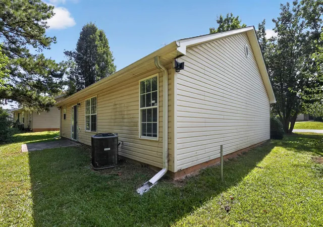 Homes for sale in Spartanburg, SC | 1868 Tamara Wy, Spartanburg, SC 29301 | MLS# SPN339156