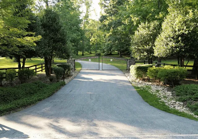 1st image of 10 Knob Hill Ln, Landrum, SC 29356 | MLS# SPN339175