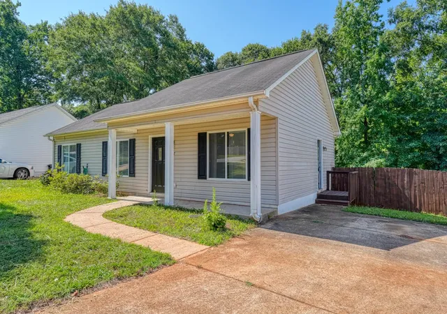 Photo 1 of Single family home for sale at 137 Caroway Ct, Spartanburg, SC 29303 | MLS# SPN339207 | Listing updated on 2026-09-23