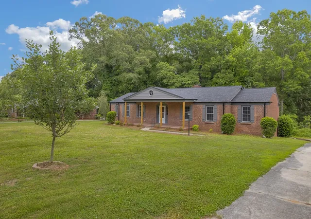 Homes for sale in Laurens, SC | 104 Arrowood Ln, Laurens, SC 29360 | MLS# SPN339236