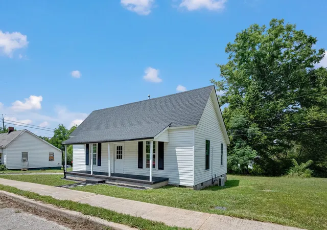 Homes for sale in Honea Path, SC | 201 Hammett St, Honea Path, SC 29654 | MLS# SPN339279