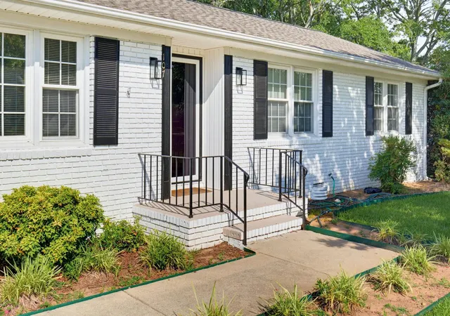 Photo 3 of Single family home for sale at 107 Luther Pl, Spartanburg, SC 29301 | MLS# SPN339319 | Listing updated on 2026-07-12
