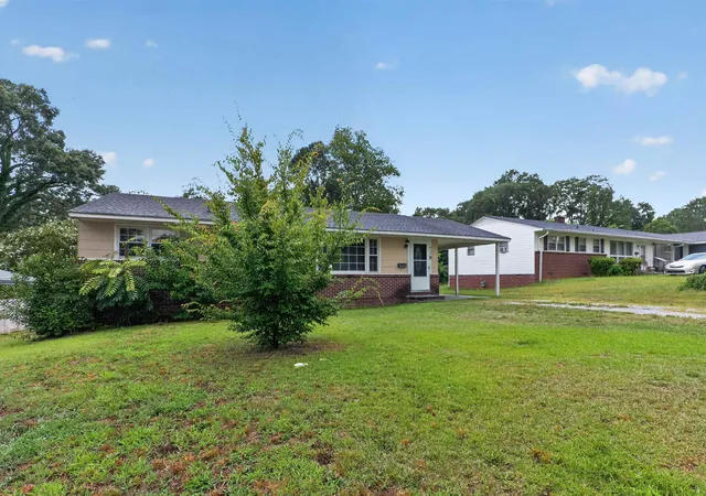 Photo 3 of Single family home for sale at 417 Crestview Dr, Spartanburg, SC 29306 | MLS# SPN339331 | Listing updated on 2026-10-27