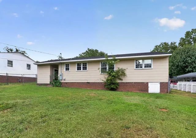 Photo 4 of Single family home for sale at 417 Crestview Dr, Spartanburg, SC 29306 | MLS# SPN339331 | Listing updated on 2026-08-27