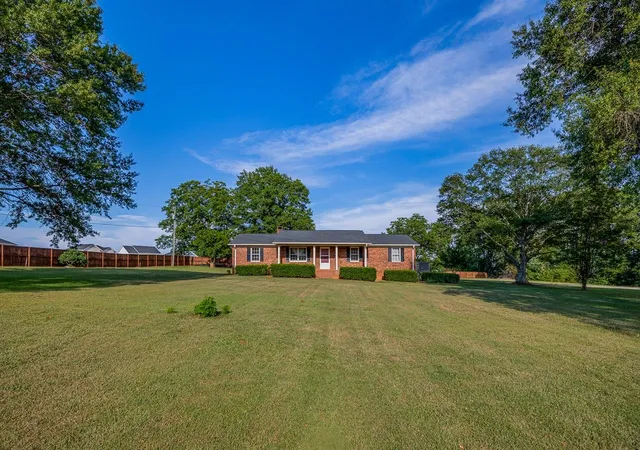 Photo 3 of Sale Pending at 1326 Mount Zion Rd, Spartanburg, SC 29303 | MLS# SPN339340 | Listing updated on 2026-08-26