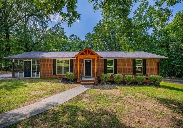 2nd image of 139 E Forest Dr, Union, SC 29379 | MLS# SPN339347