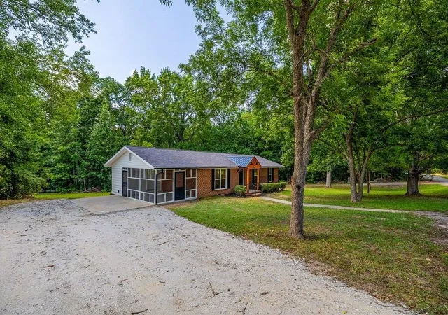 3rd image of 139 E Forest Dr, Union, SC 29379 | MLS# SPN339347