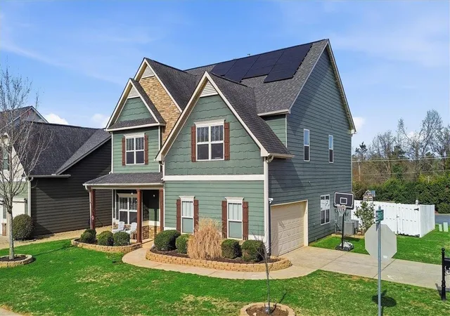 Photo 3 of Single family home for sale at 405 Shafer Ct, Spartanburg, SC 29301 | MLS# SPN339392 | Listing updated on 2026-08-12
