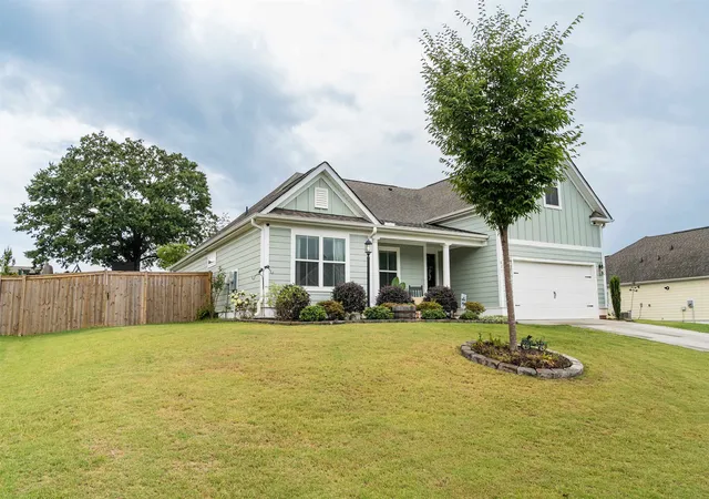 Photo 3 of Single family home for sale at 831 Orchard Valley Ln, Boiling Springs, SC 29316 | MLS# SPN339413 | Listing updated on 2026-08-13