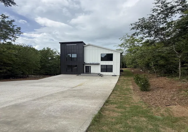 1st image of 210 Stanley Dr, Greenville, SC 29611 | MLS# SPN339416