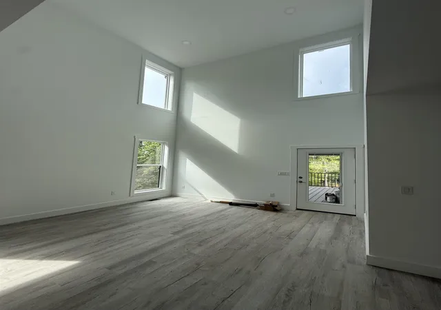4th image of 210 Stanley Dr, Greenville, SC 29611 | MLS# SPN339416