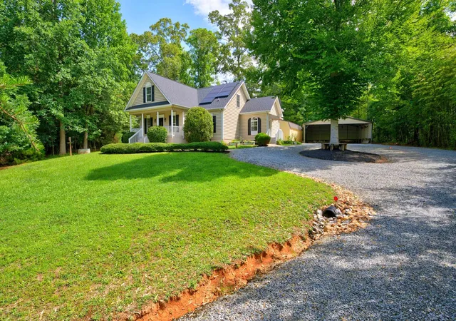 Photo 2 of Single family home for sale at 748 N Elm Ave, Landrum, SC 29356 | MLS# SPN339432 | Listing updated on 2026-08-19