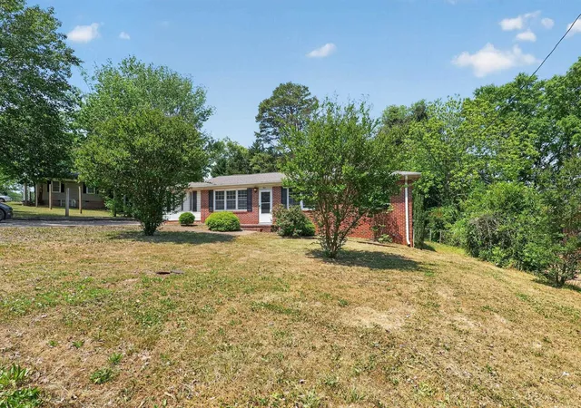 Homes for sale in Greenville, SC | 101 Sharon Dr Dr, Greenville, SC 29617 | MLS# SPN339437