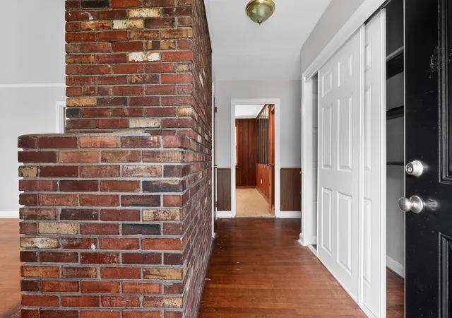 Photo 3 of Single family home for sale at 22 Westbrook Ln, Greenville, SC 29605 | MLS# SPN339439 | Listing updated on 2026-10-22