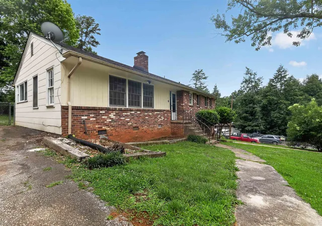 Homes for sale in Greenville, SC | 22 Westbrook Ln, Greenville, SC 29605 | MLS# SPN339439