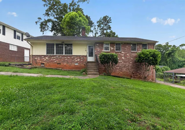 Homes for sale in Greenville, SC | 22 Westbrook Ln, Greenville, SC 29605 | MLS# SPN339439