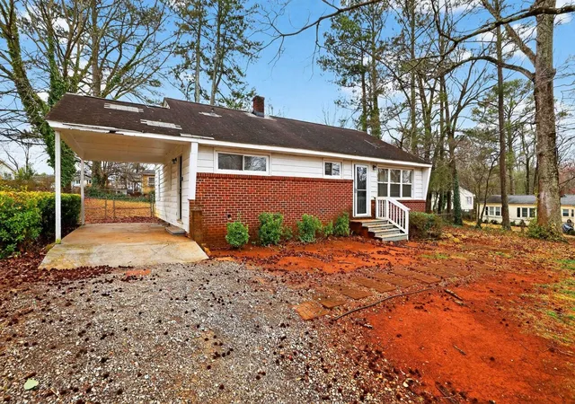 Homes for sale in Spartanburg, SC | 325 Merideth Cir, Spartanburg, SC 29306 | MLS# SPN339440