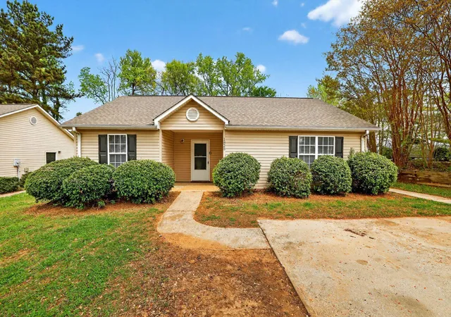 Homes for sale in Spartanburg, SC | 1828 Tamara Wy, Spartanburg, SC 29301 | MLS# SPN339441