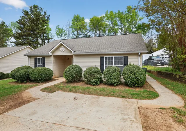 Homes for sale in Spartanburg, SC | 1828 Tamara Wy, Spartanburg, SC 29301 | MLS# SPN339441