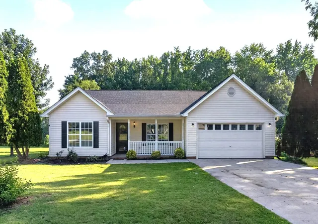 1st image of 20 Two Gait Ln, Simpsonville, SC 29680 | MLS# SPN339452