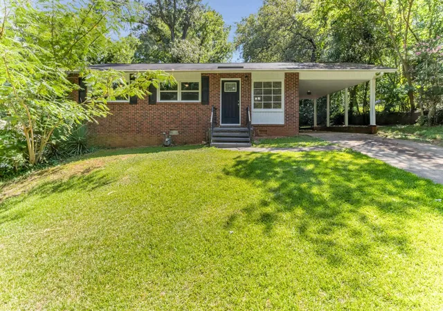 Photo 2 of Single family home for sale at 202 Lakeview Dr, Gaffney, SC 29340 | MLS# SPN339463 | Listing updated on 2026-09-19