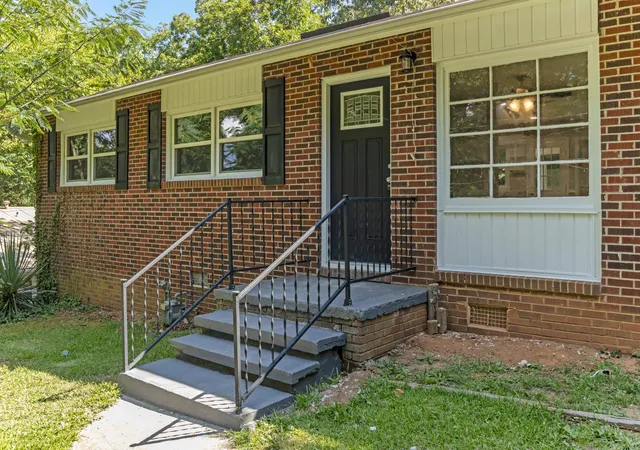 Photo 4 of Single family home for sale at 202 Lakeview Dr, Gaffney, SC 29340 | MLS# SPN339463 | Listing updated on 2026-10-08