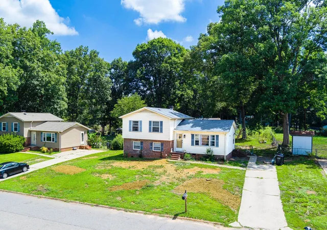 Photo 3 of Single family home for sale at 313 Alder Dr, Simpsonville, SC 29680 | MLS# SPN339522 | Listing updated on 2026-10-09