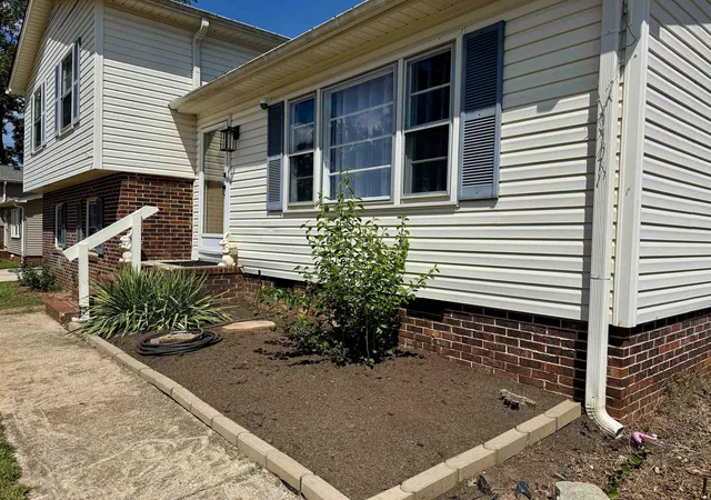 Photo 3 of Single family home for sale at 313 Alder Dr, Simpsonville, SC 29680 | MLS# SPN339522 | Listing updated on 2026-10-09