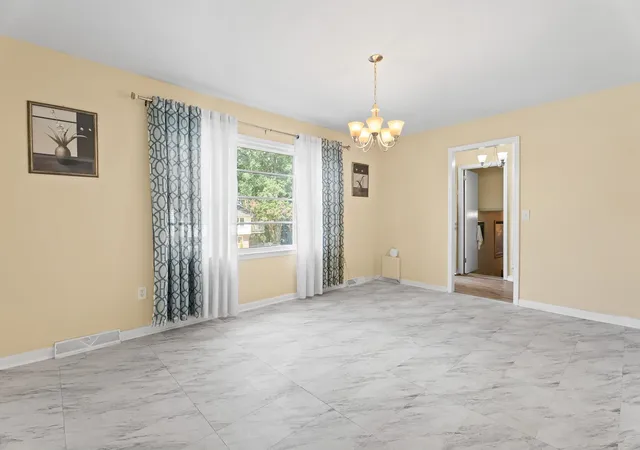 Photo 4 of Single family home for sale at 313 Alder Dr, Simpsonville, SC 29680 | MLS# SPN339522 | Listing updated on 2026-10-09