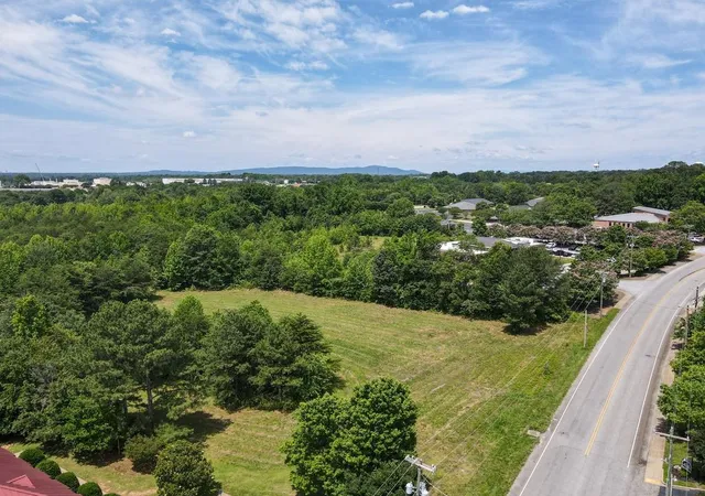 2nd image of 457 B Pennsylvania Ave, Greer, SC 29650 | MLS# SPN339556