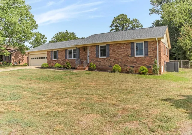 Photo 2 of Single family home for sale at 112 Shoally Park Dr, Boiling Springs, SC 29316 | MLS# SPN339647 | Listing updated on 2026-10-16
