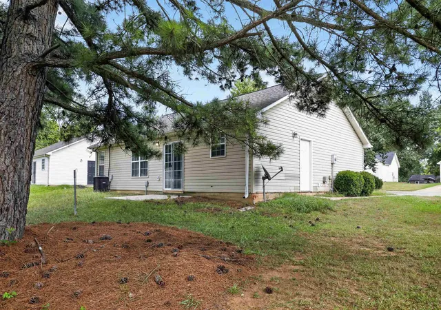 Photo 3 of Sale Pending at 510 Lavendula St, Spartanburg, SC 29301 | MLS# SPN339708 | Listing updated on 2026-09-21