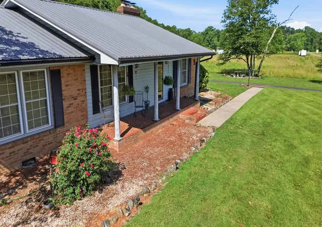 Photo 4 of Single family home for sale at 828 Ferry Rd, Forest City, NC 28043 | MLS# SPN339739 | Listing updated on 2026-08-21