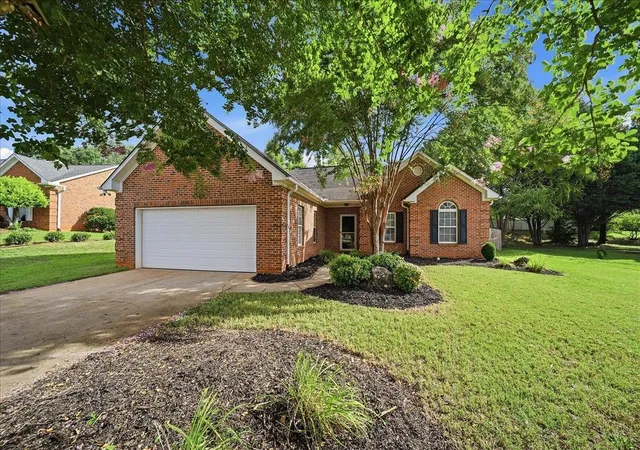 Photo 1 of Single family home for sale at 529 Fox Hurst Ct, Moore, SC 29369 | MLS# SPN339773 | Listing updated on 2026-10-14