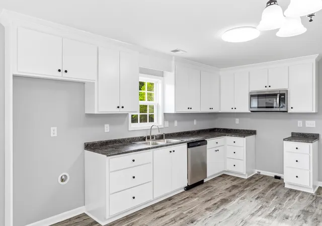 Photo 4 of Single family home for sale at 124 Laura Jane Ln, Gray Court, SC 29645 | MLS# SPN339780 | Listing updated on 2026-09-13