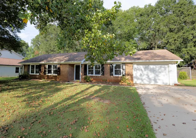 Single family home for sale at 220 River Forest Dr, Boiling Springs, SC 29316 | MLS# SPN339790