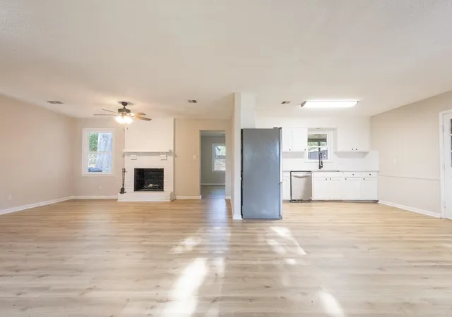 Photo 3 of Single family home for sale at 220 River Forest Dr, Boiling Springs, SC 29316 | MLS# SPN339790 | Listing updated on 2026-09-23