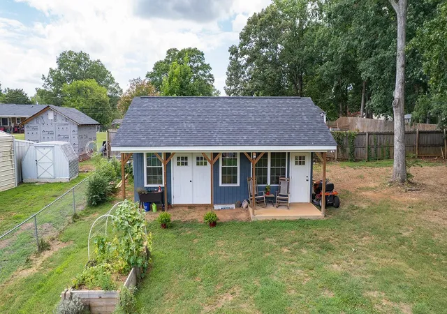 Photo 3 of Single family home for sale at 211 Sunrise Dr, Greer, SC 29651 | MLS# SPN339838 | Listing updated on 2026-09-22