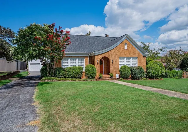 Photo 3 of Sale Pending at 6 Oakland Ave, Inman, SC 29349 | MLS# SPN339878 | Listing updated on 2026-08-27