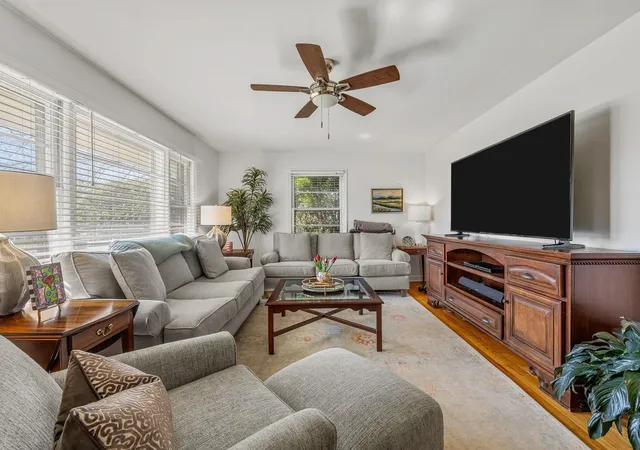 Photo 3 of Sale Pending at 142 Woodhaven Dr, Spartanburg, SC 29307 | MLS# SPN339972 | Listing updated on 2026-09-23