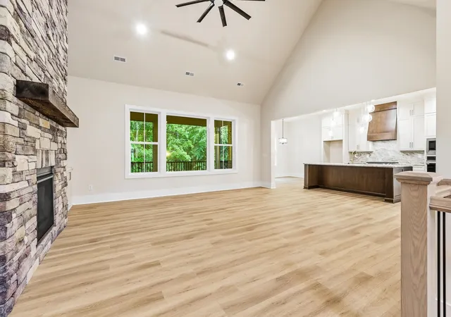 Photo 3 of Single family home for sale at 548 Verdae Dr, Spartanburg, SC 29301 | MLS# SPN339995 | Listing updated on 2026-09-26