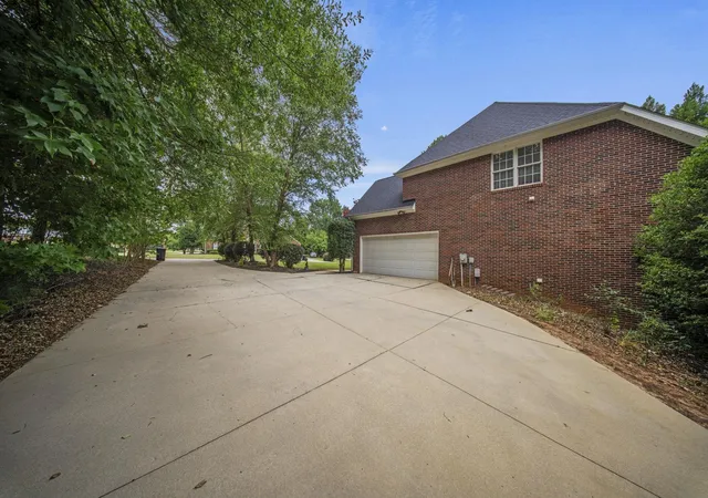 Photo 3 of Single family home for sale at 335 Benford Dr, Boiling Springs, SC 29316 | MLS# SPN339998 | Listing updated on 2026-09-17