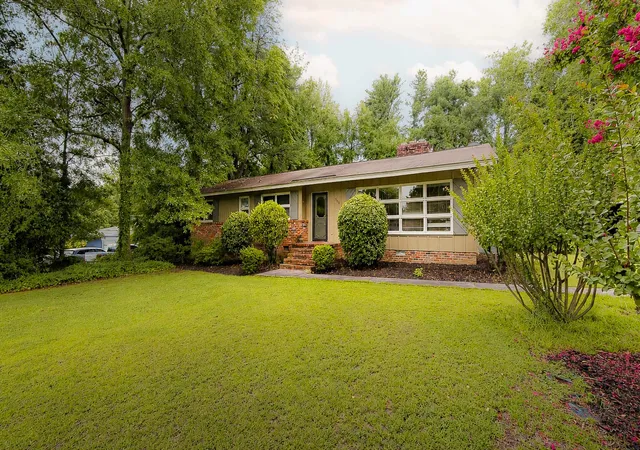 Photo 3 of Single family home for sale at 500 Richbourgh Rd, Greenville, SC 29615 | MLS# SPN340004 | Listing updated on 2026-10-07