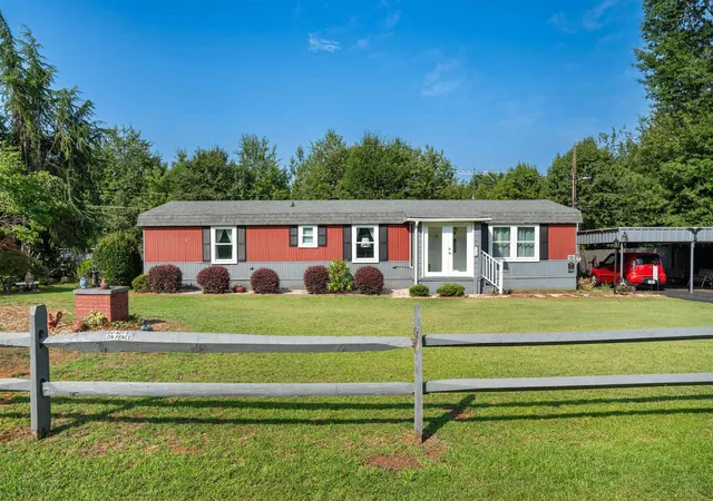 Photo 1 of Manufactured home for sale at 111 Sherland Dr, Boiling Springs, SC 29316 | MLS# SPN340039 | Listing updated on 2026-10-07