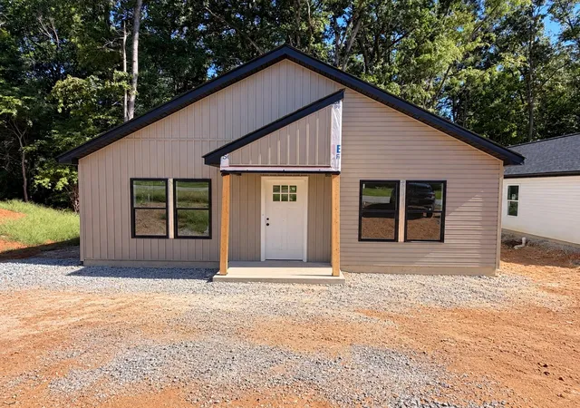 Photo 1 of Single family home for sale at 4 Poplar St, Woodruff, SC 29388 | MLS# SPN340096 | Listing updated on 2026-09-26