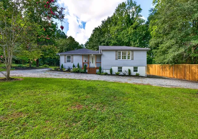 Photo 2 of Single family home for sale at 301 W Finger St, Landrum, SC 29356 | MLS# SPN340128 | Listing updated on 2026-10-21