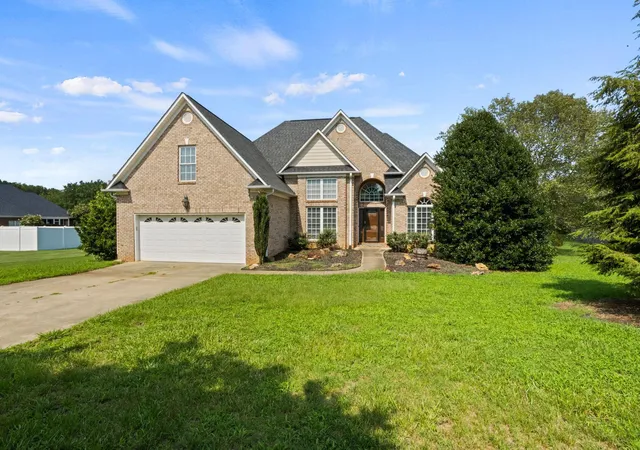 Photo 1 of Single family home for sale at 515 Blackstone Dr, Inman, SC 29349 | MLS# SPN340132 | Listing updated on 2026-09-13