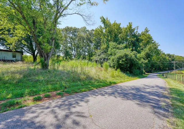 5th image of 311 Burns Rd, Greer, SC 29651 | MLS# SPN340184