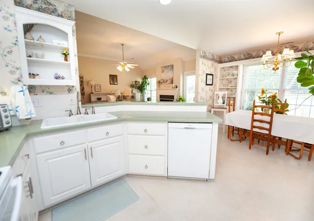 Photo 4 of Sale Pending at 815 White Magnolia Dr, Inman, SC 29349 | MLS# SPN340211 | Listing updated on 2026-09-23