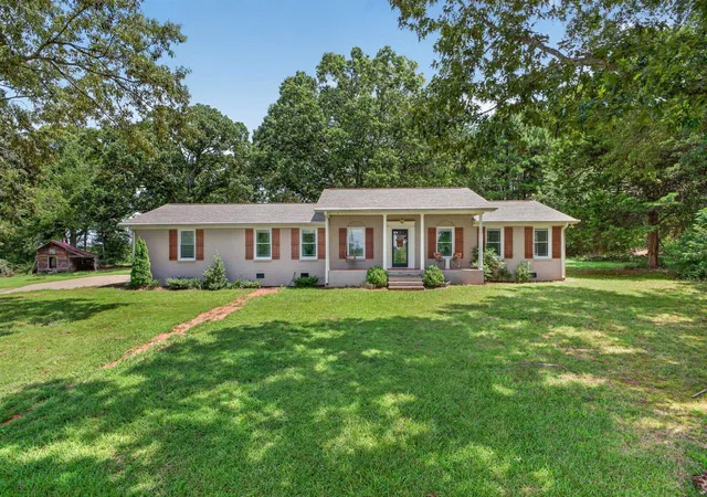 1st image of 2018 Knighton Chapel Rd, Fountain Inn, SC 29644 | MLS# SPN340223